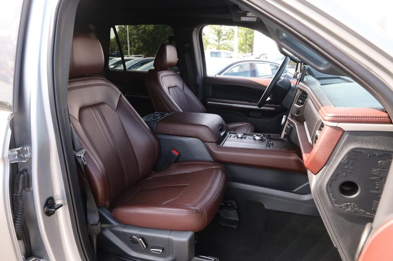 Ford Expedition Vehicle Image 31
