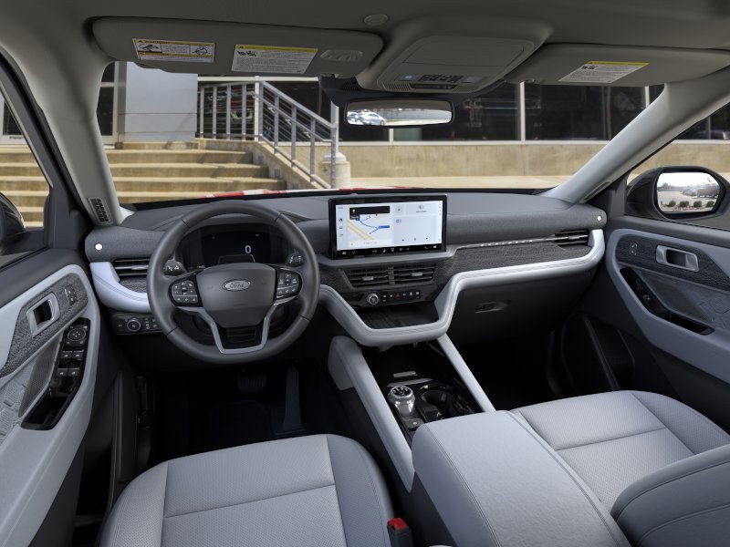 Ford Explorer Vehicle Image 09