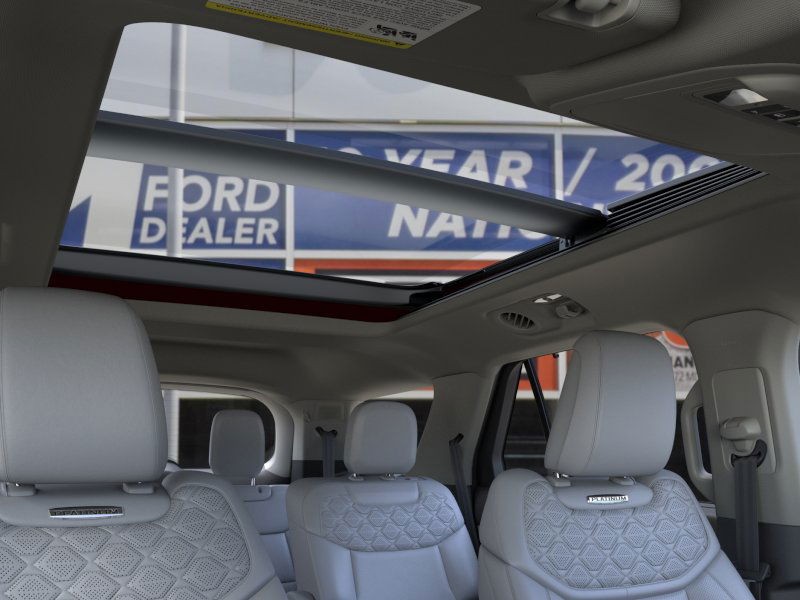 Ford Explorer Vehicle Image 22