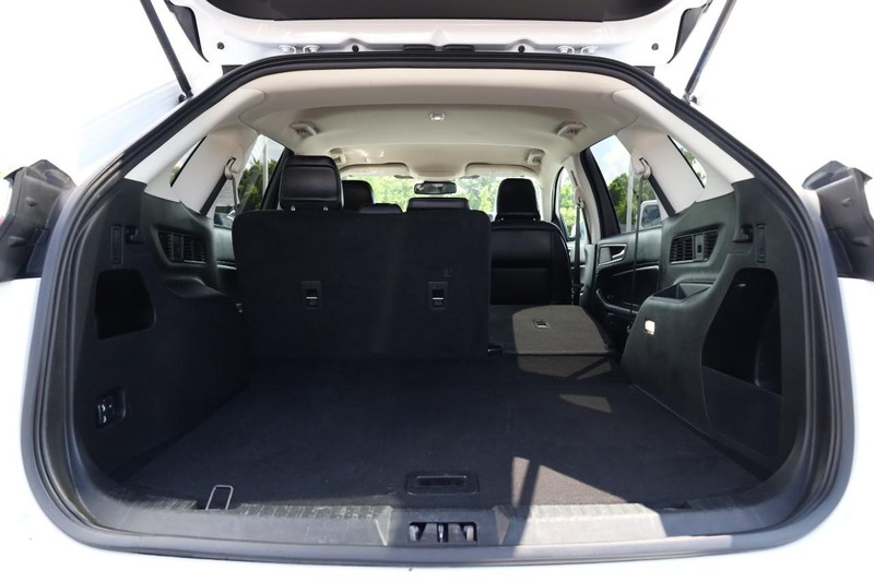Ford Edge Vehicle Image 09