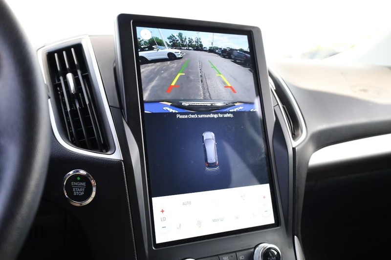 Ford Edge Vehicle Image 15