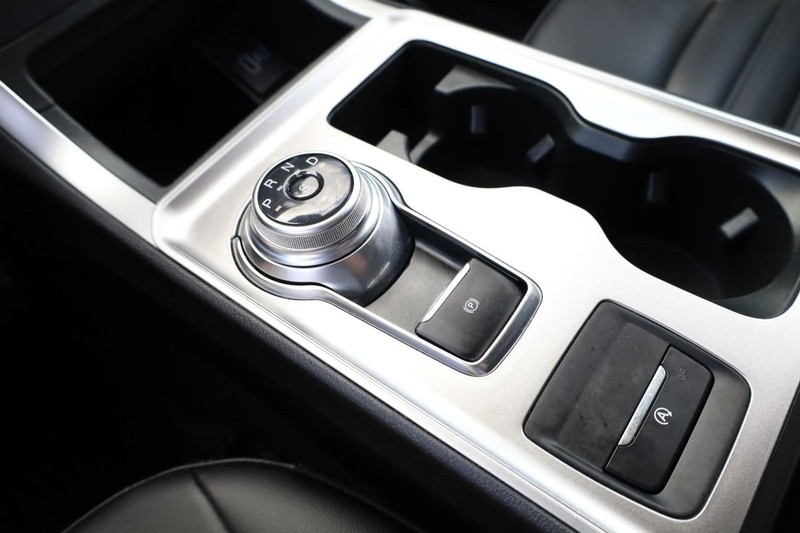 Ford Edge Vehicle Image 18