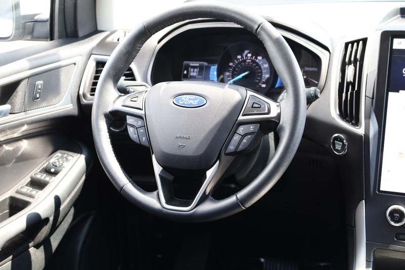 Ford Edge Vehicle Image 26
