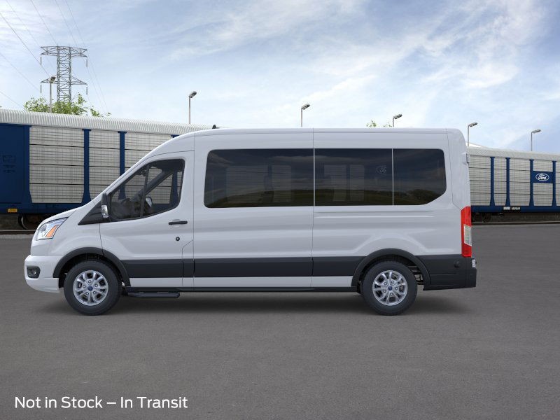 Ford Transit Passenger Wagon Vehicle Image 03