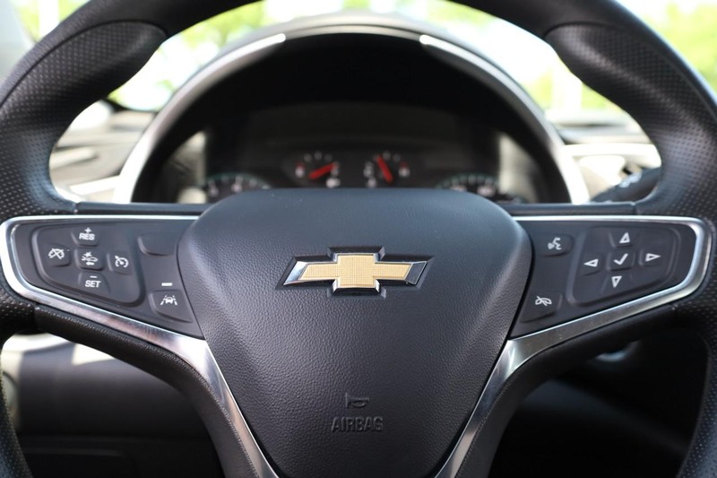 Chevrolet Malibu Vehicle Image 11