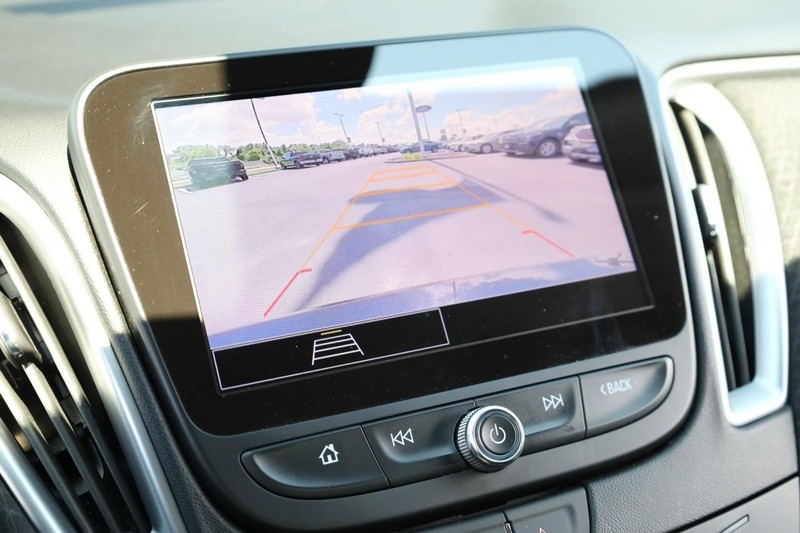 Chevrolet Malibu Vehicle Image 14