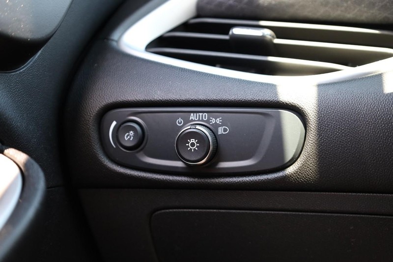 Chevrolet Malibu Vehicle Image 20