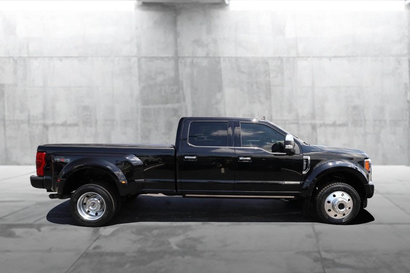 Ford Super Duty F-450 DRW Vehicle Image 05