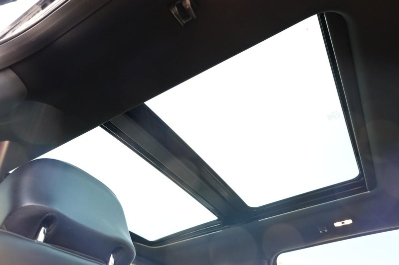 Ford Super Duty F-450 DRW Vehicle Image 09