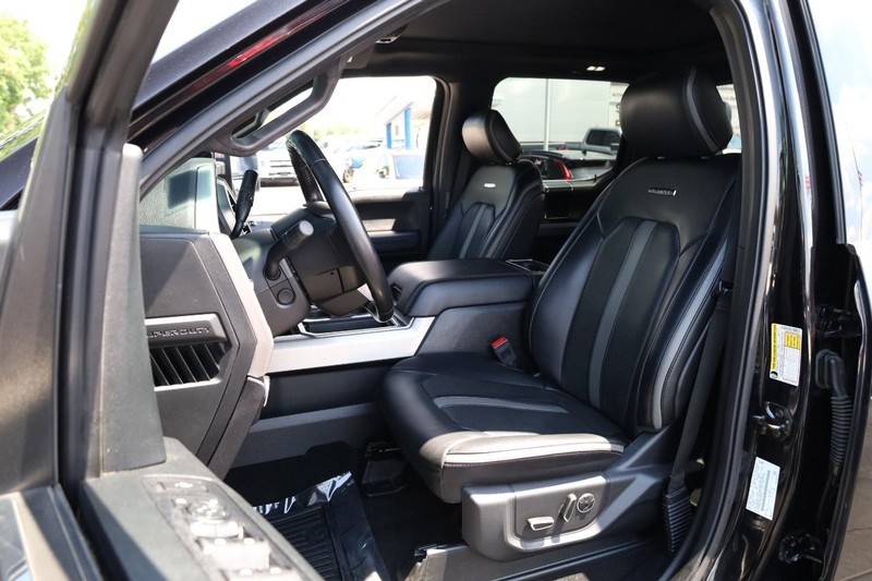 Ford Super Duty F-450 DRW Vehicle Image 10