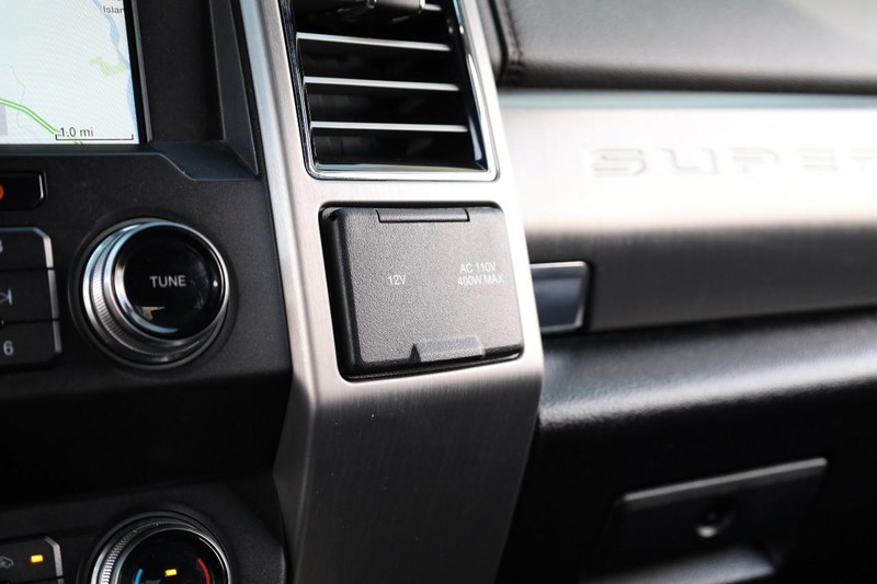 Ford Super Duty F-450 DRW Vehicle Image 19