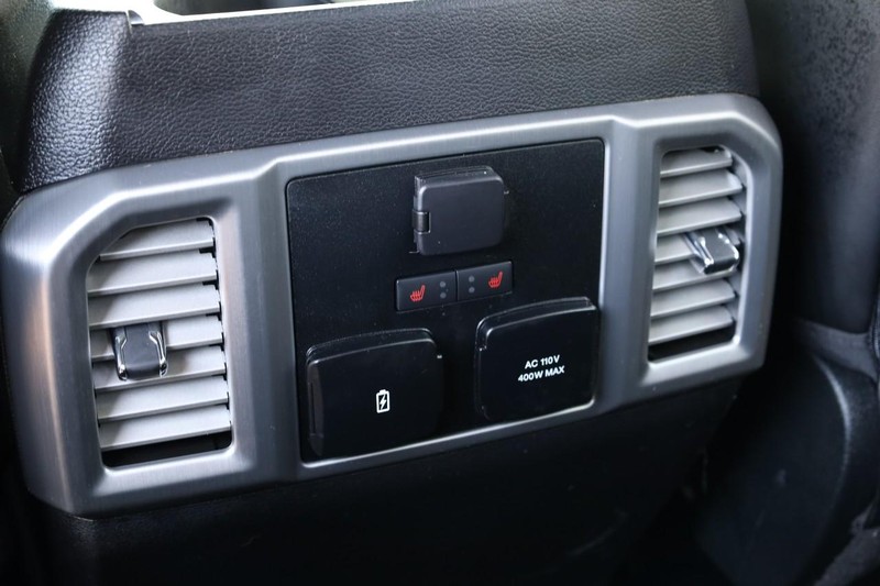 Ford Super Duty F-450 DRW Vehicle Image 24
