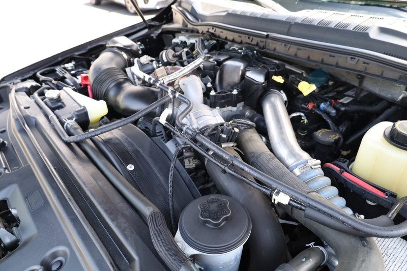 Ford Super Duty F-450 DRW Vehicle Image 28