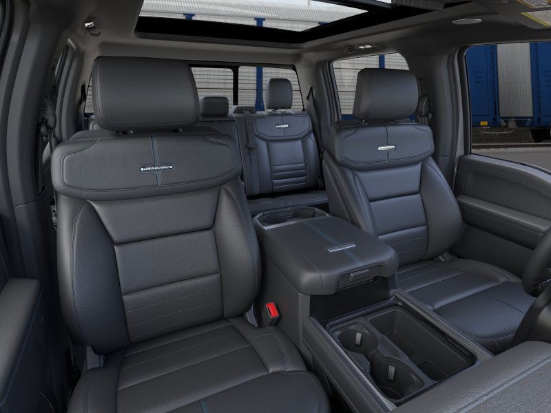 Ford Super Duty F-350 SRW Vehicle Image 10