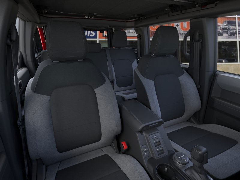Ford Bronco Vehicle Image 10