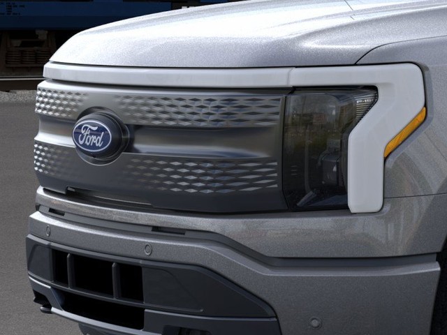 Ford F-150 Lightning Vehicle Image 17