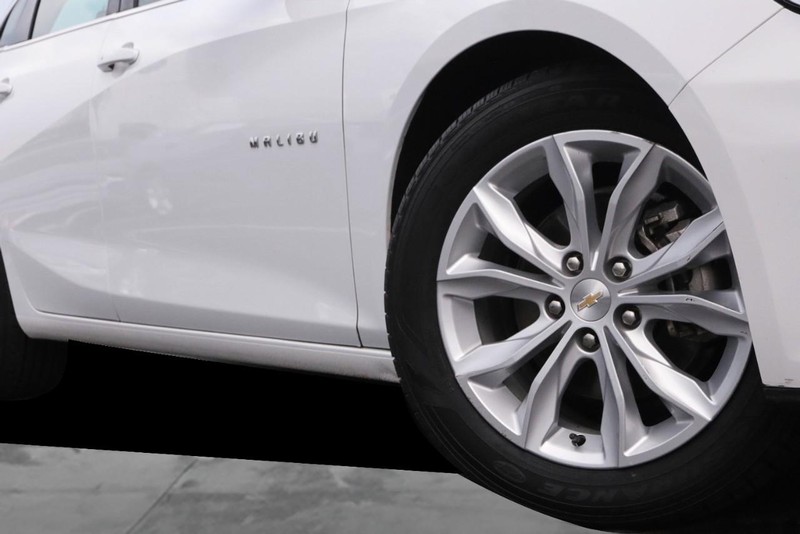 Chevrolet Malibu Vehicle Image 03