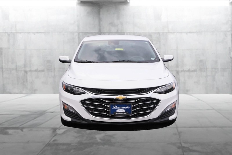 Chevrolet Malibu Vehicle Image 04