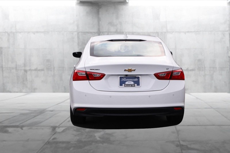 Chevrolet Malibu Vehicle Image 06