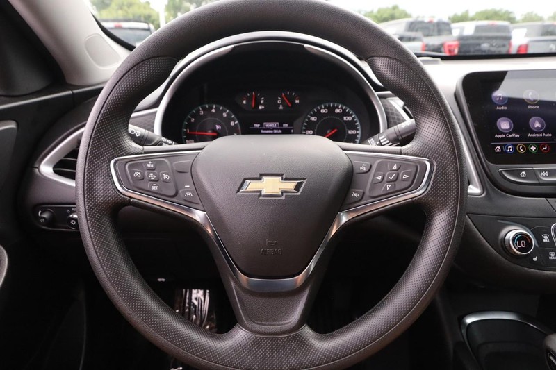 Chevrolet Malibu Vehicle Image 10