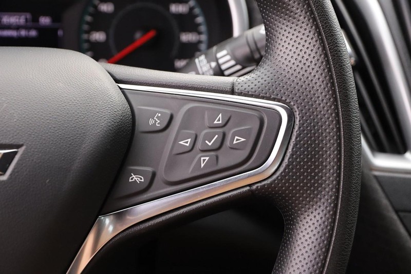 Chevrolet Malibu Vehicle Image 12