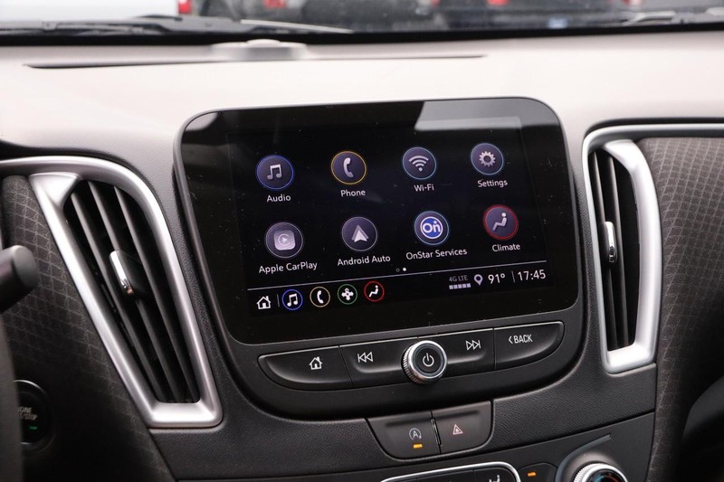 Chevrolet Malibu Vehicle Image 15