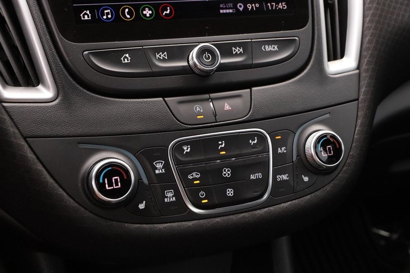 Chevrolet Malibu Vehicle Image 17