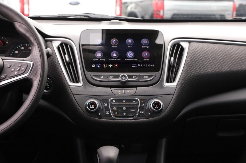 Chevrolet Malibu Vehicle Image 22