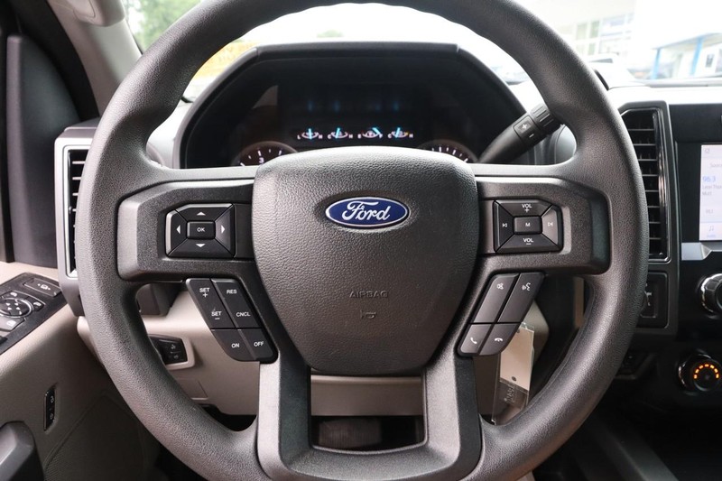 Ford Super Duty F-250 SRW Vehicle Image 10