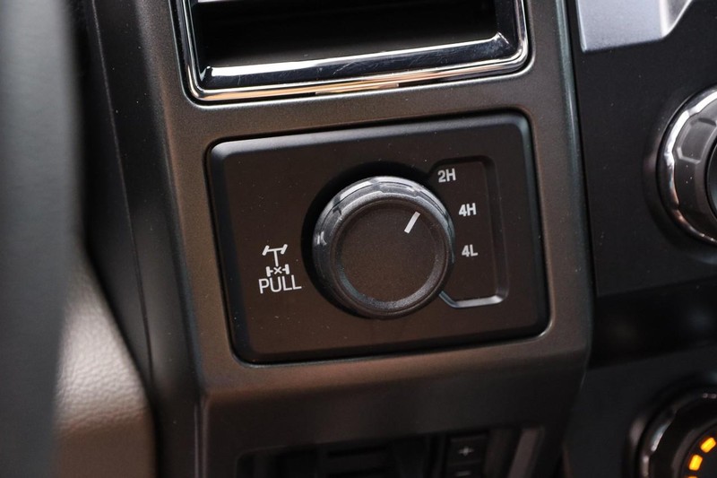 Ford Super Duty F-250 SRW Vehicle Image 14