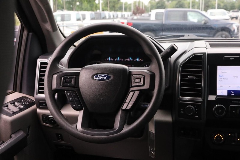 Ford Super Duty F-250 SRW Vehicle Image 21