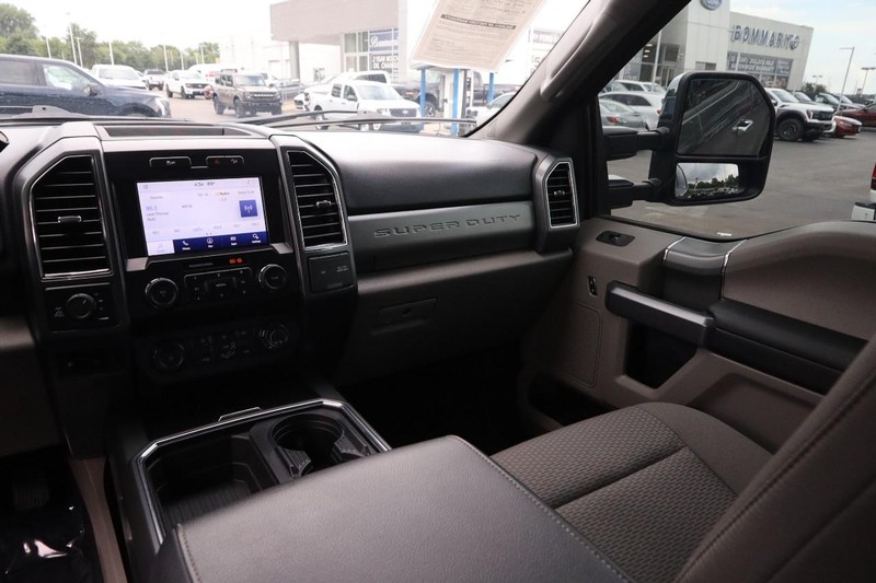 Ford Super Duty F-250 SRW Vehicle Image 23