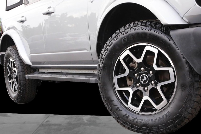 Ford Bronco Vehicle Image 03