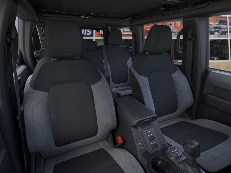 Ford Bronco Vehicle Image 10
