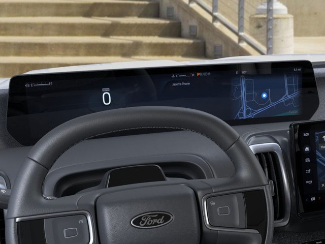 Ford Expedition Vehicle Full-screen Gallery Image 13