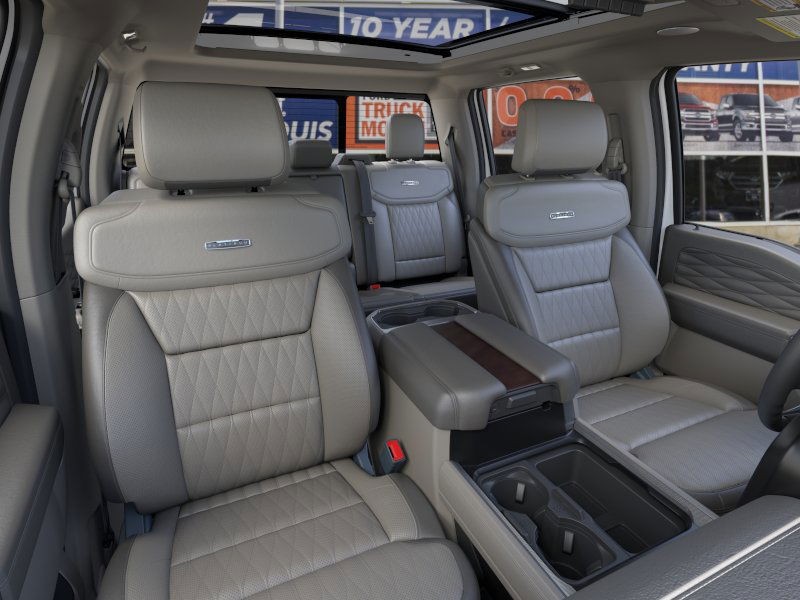 Ford Super Duty F-350 SRW Vehicle Image 10