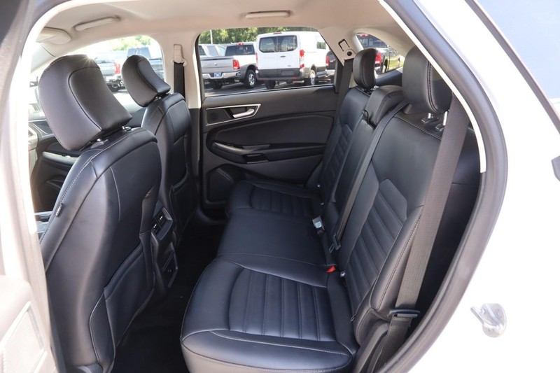 Ford Edge Vehicle Image 08