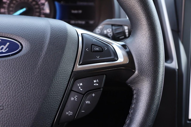 Ford Edge Vehicle Image 11