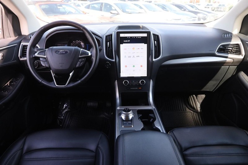 Ford Edge Vehicle Image 18