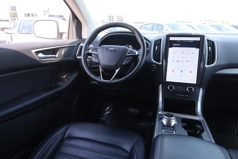 Ford Edge Vehicle Image 19