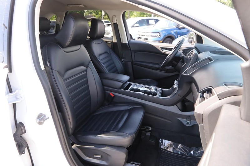 Ford Edge Vehicle Image 23