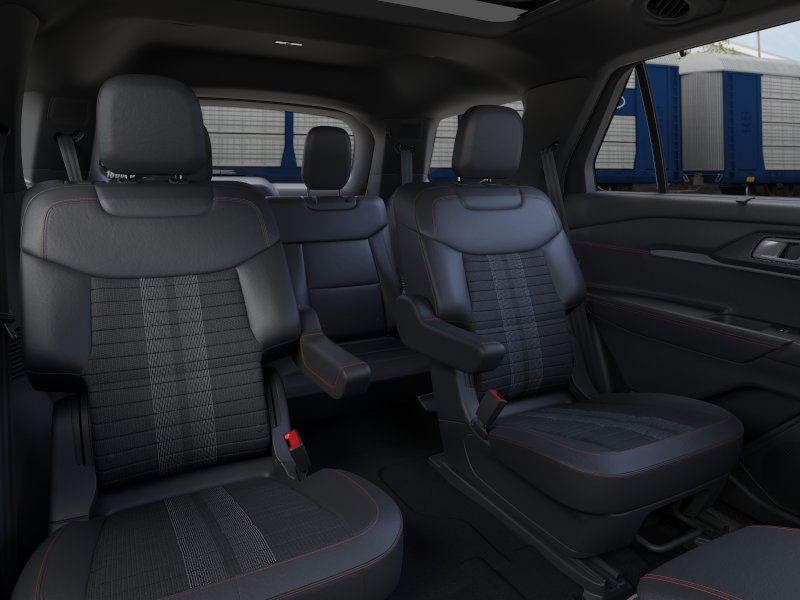 Ford Explorer Vehicle Image 11