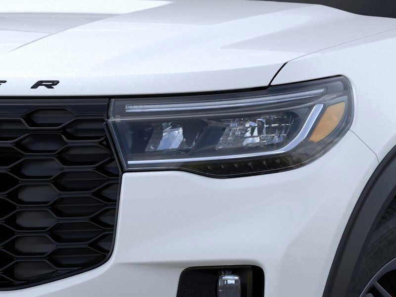 Ford Explorer Vehicle Image 18