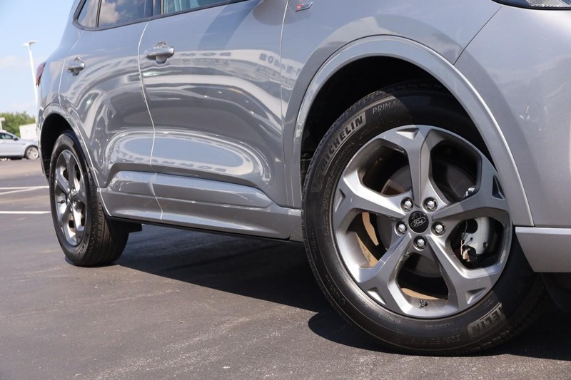 Ford Escape Vehicle Image 03