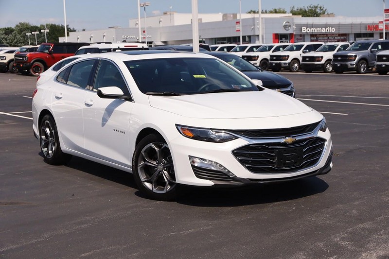 Chevrolet Malibu Vehicle Image 02