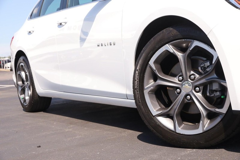 Chevrolet Malibu Vehicle Image 03