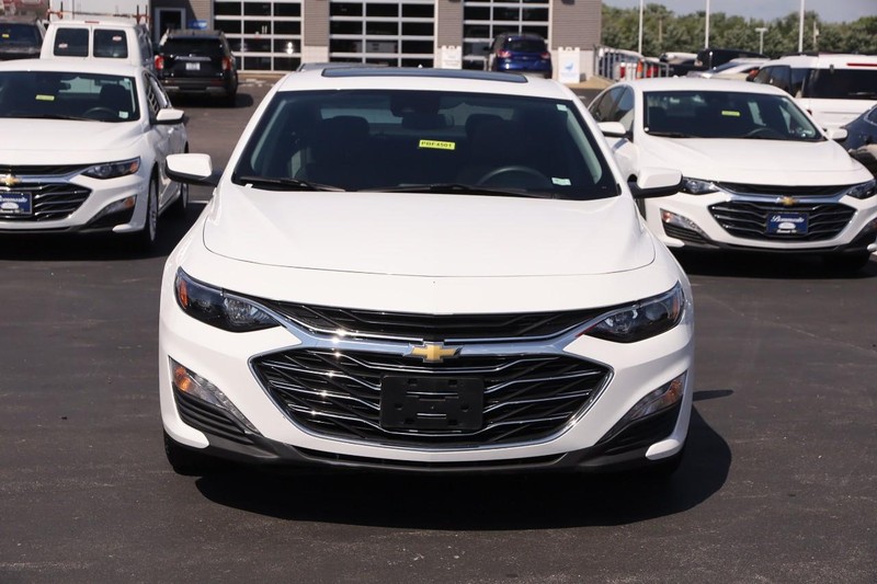 Chevrolet Malibu Vehicle Image 04