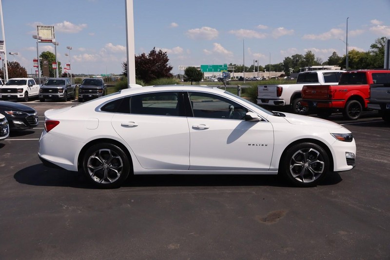 Chevrolet Malibu Vehicle Image 05