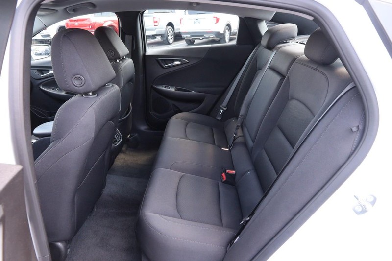 Chevrolet Malibu Vehicle Image 10