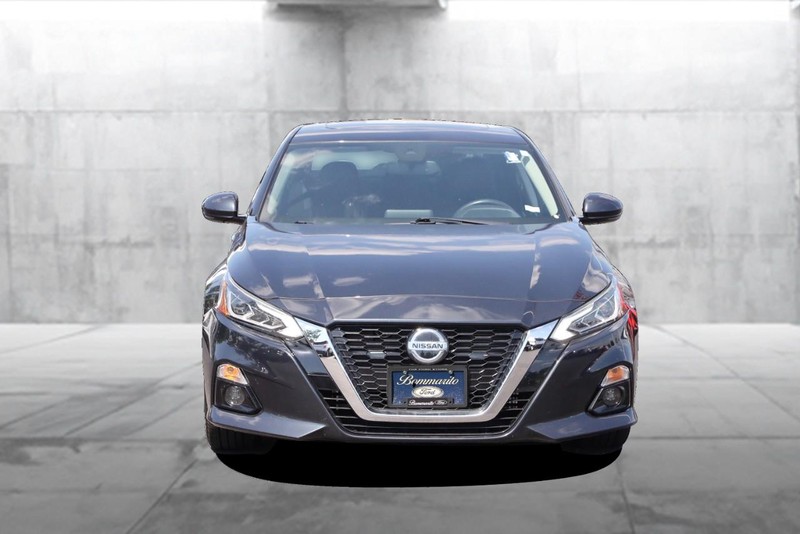 Nissan Altima Vehicle Image 04